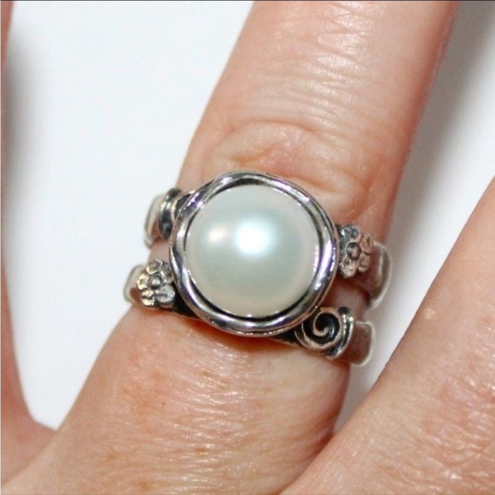 Opulenza Sterling Silver Cultured Pearl Ring.  Size 7